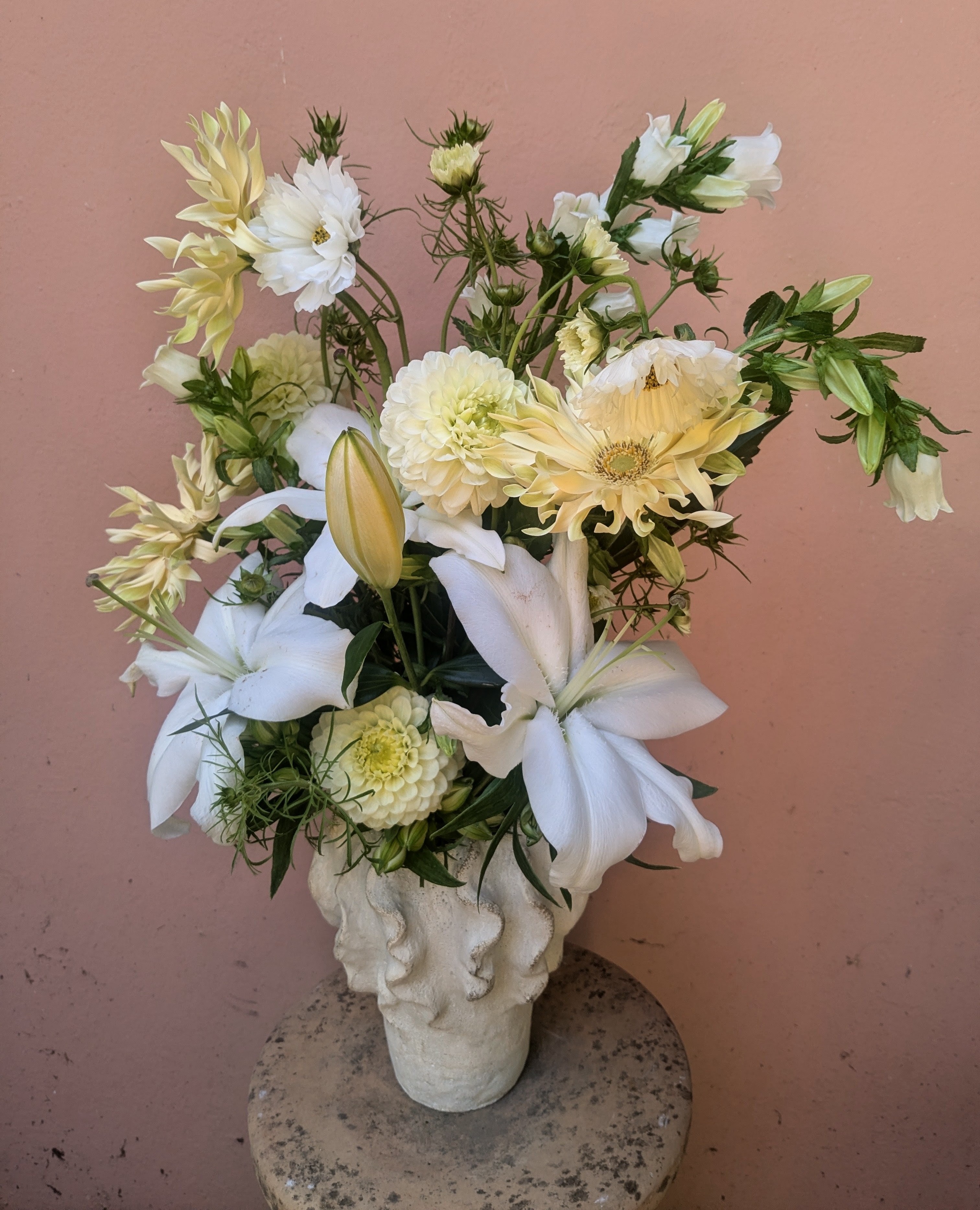 Bouquet d'abonnement La Lunaire, tons crème et blanc