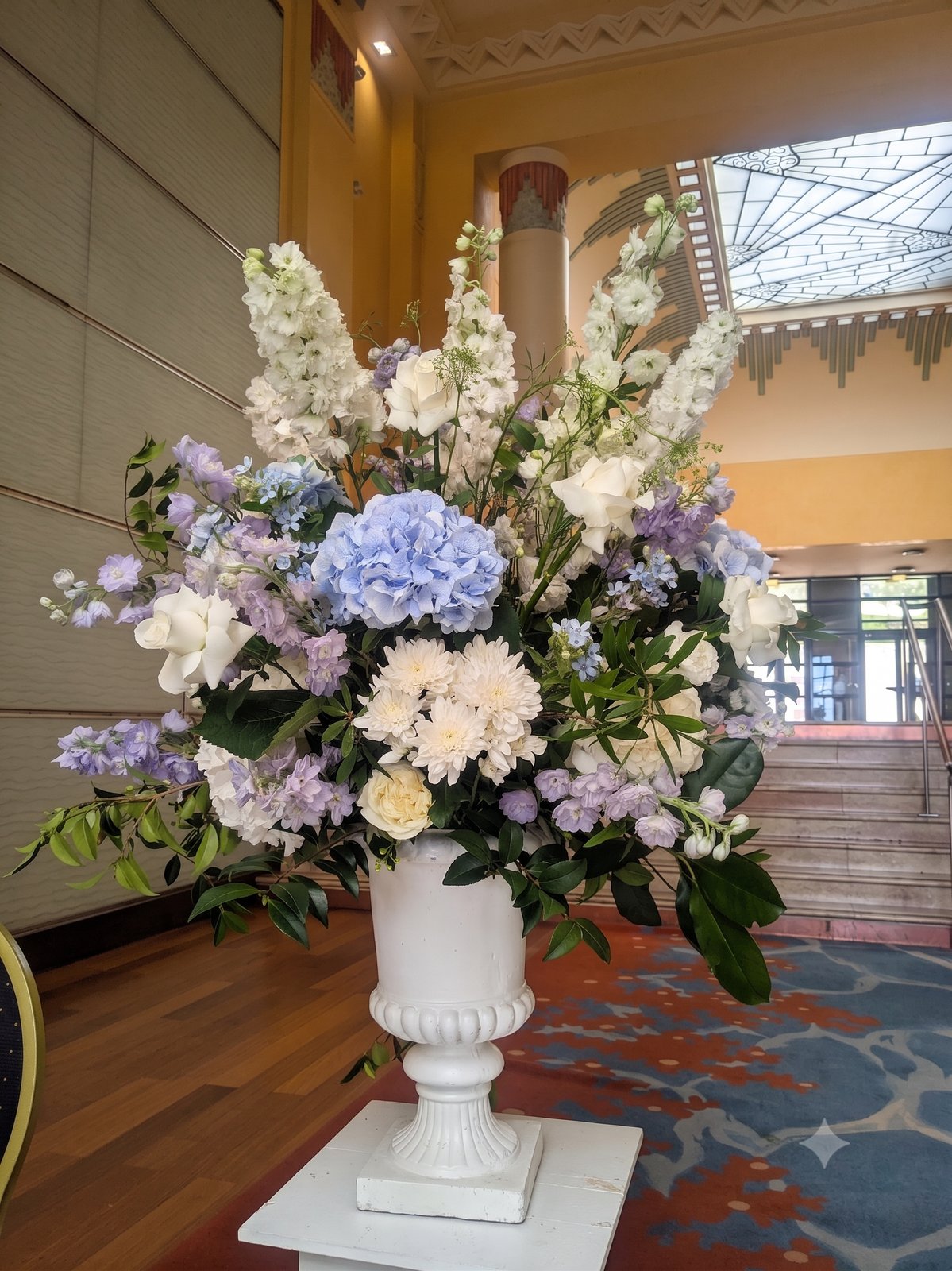 Composition Médicis pour un mariage au Casino Barrière de Biarritz — La Lunaire
